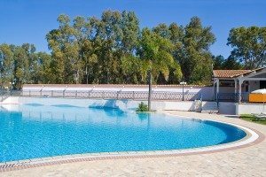 swimming pool cleaning