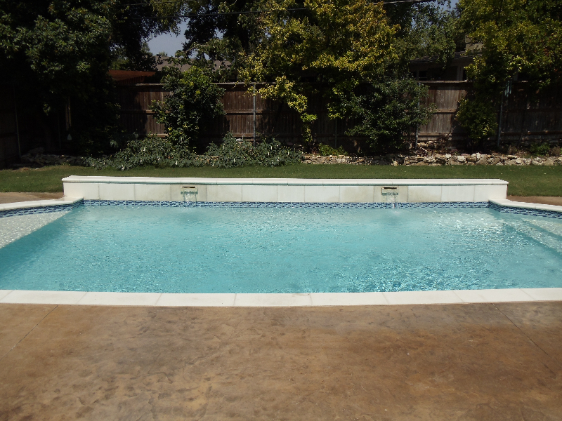 How to clean pool tiles