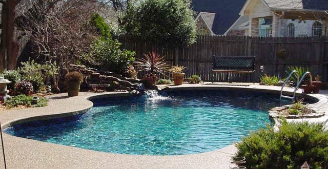 How to hire a pool builder