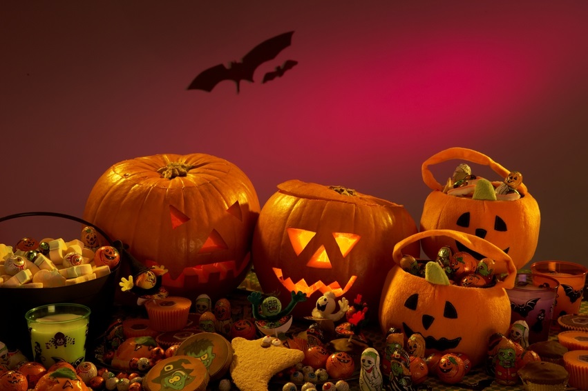 hos to host a halloween party