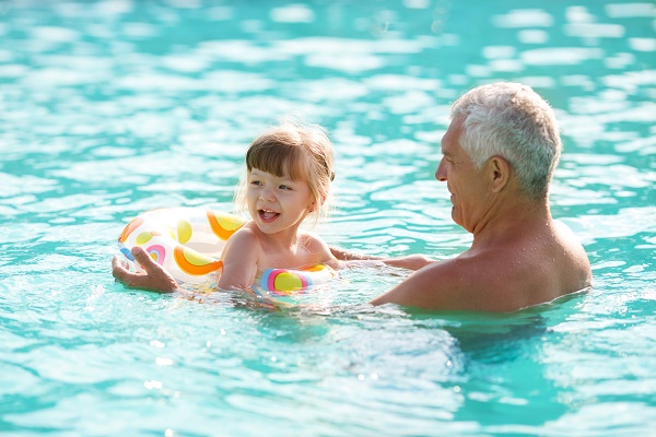 Should the pool tiles be cleaned?