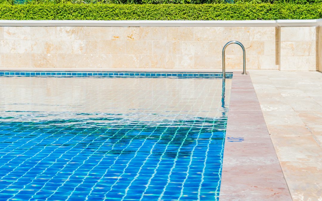 The benefits of poolside landscaping