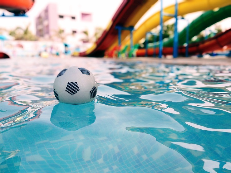 How to choose a pool safety cover